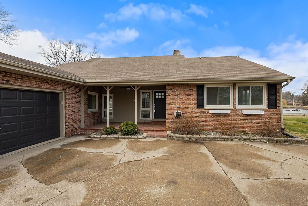 Photo of 2600 W 59th Place, Merrillville, IN 46410 (MLS # 839320)