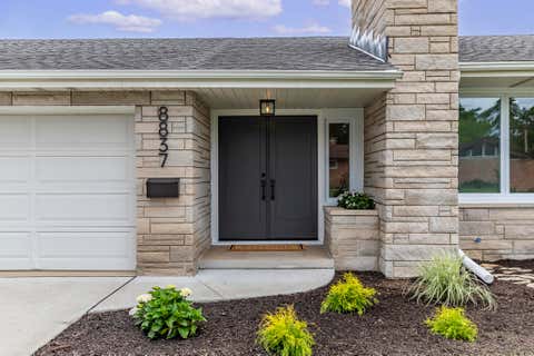8837 Parkway Drive, Highland, IN 46322 - #: 840565