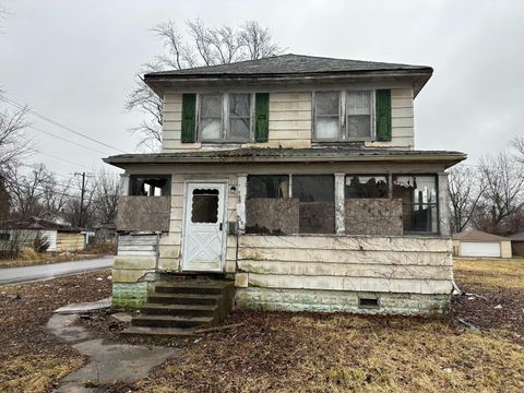 Single Family Residence in Gary IN 4601 Pennsylvania Street 3.jpg