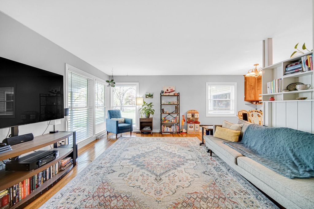 Photo of 718 N Main Street, Crown Point, IN 46307 (MLS # 837720)