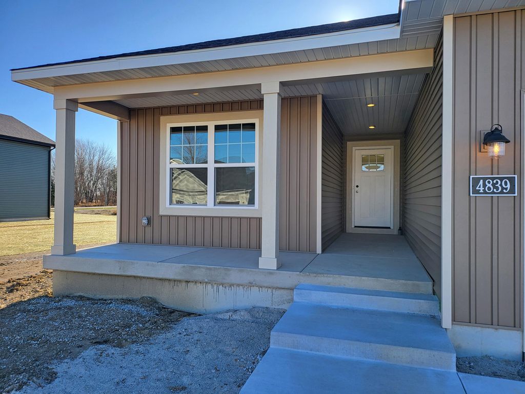 Photo of 4839 Richard Drive, Lowell, IN 46356 (MLS # 832187)