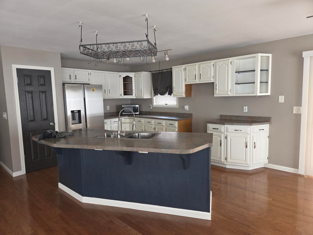 Photo of 4043 Westover Drive, Crown Point, IN 46307 (MLS # 846101)