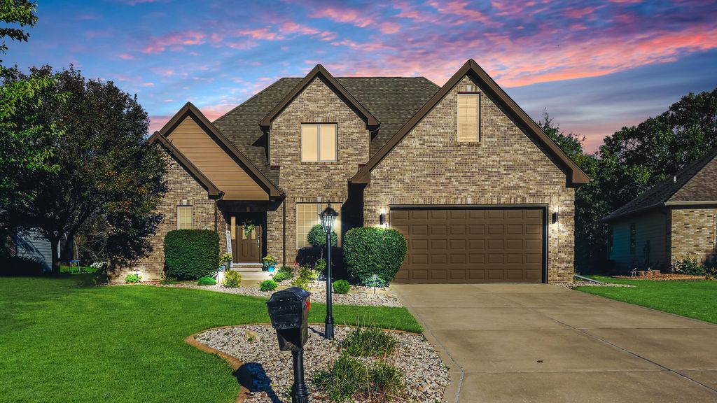 Photo of 10589 Erie Drive, Crown Point, IN 46307 (MLS # 829302)