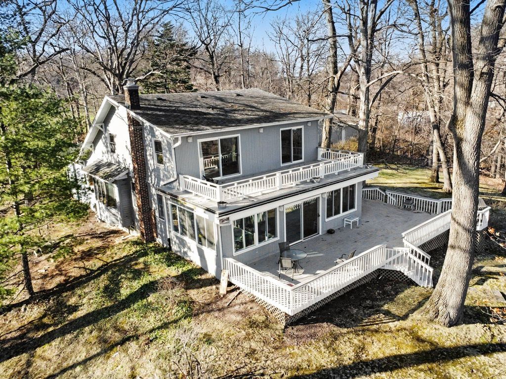 Photo of 639 N 70 E, Valparaiso, IN 46383 (MLS # 835513)