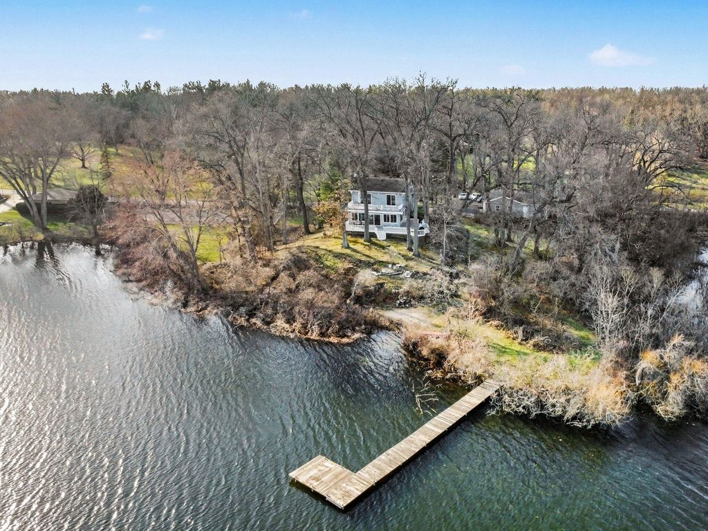 Photo of 639 N 70 E, Valparaiso, IN 46383 (MLS # 835513)