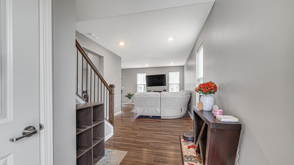 Photo of 1865 E 110th Place, Crown Point, IN 46307 (MLS # 836567)