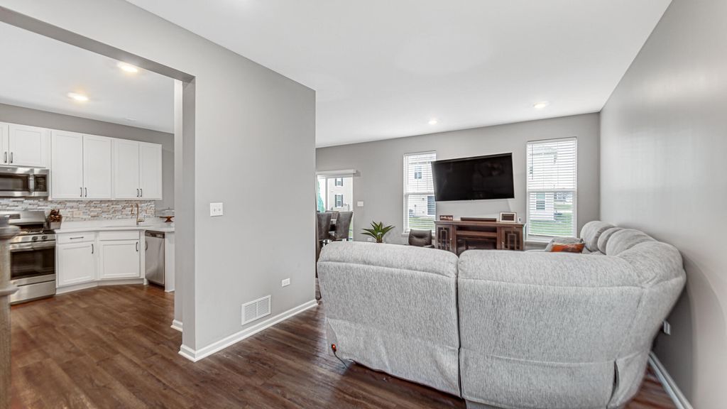 Photo of 1865 E 110th Place, Crown Point, IN 46307 (MLS # 836567)