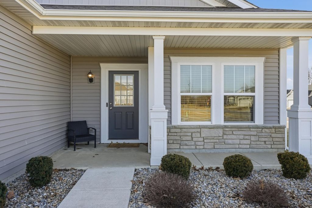 Photo of 12302 Ontario Place, Cedar Lake, IN 46303 (MLS # 834863)