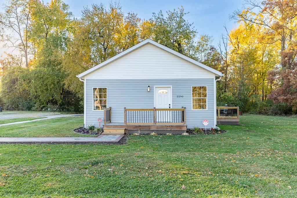 Photo of 2290 Newton Street, Lake Station, IN 46405 (MLS # 832410)