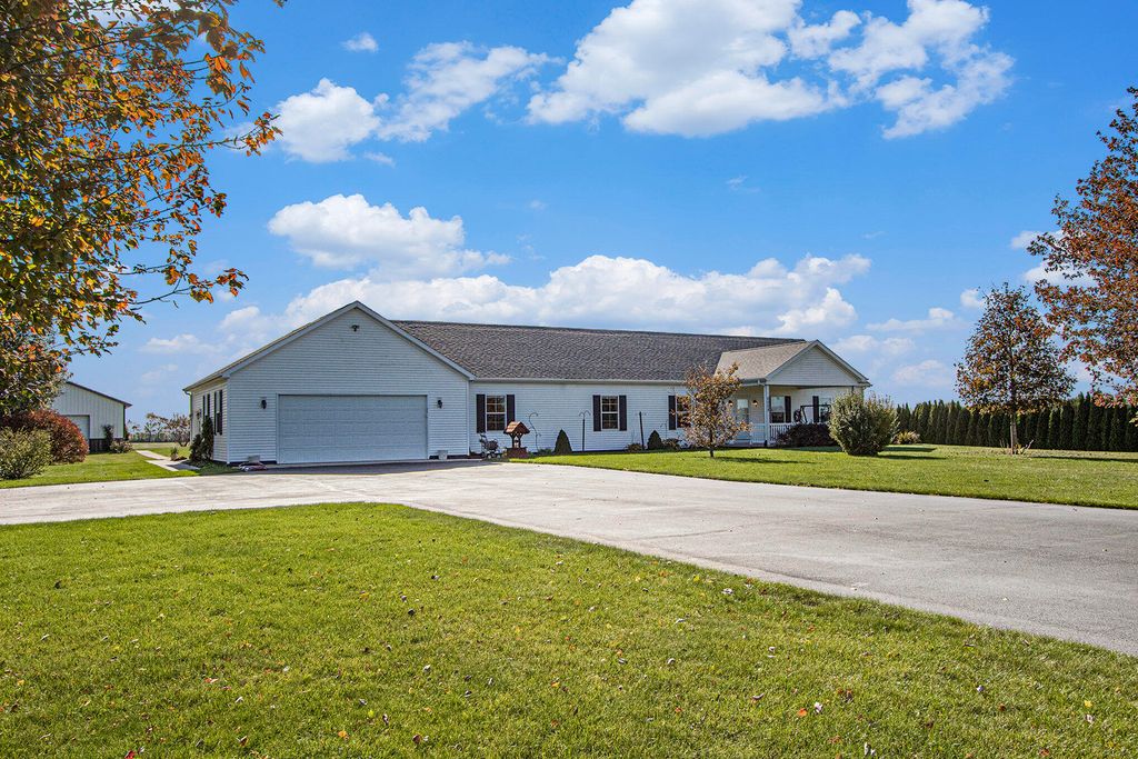 Photo of 8008 W 350 S, La Porte, IN 46350 (MLS # 830242)