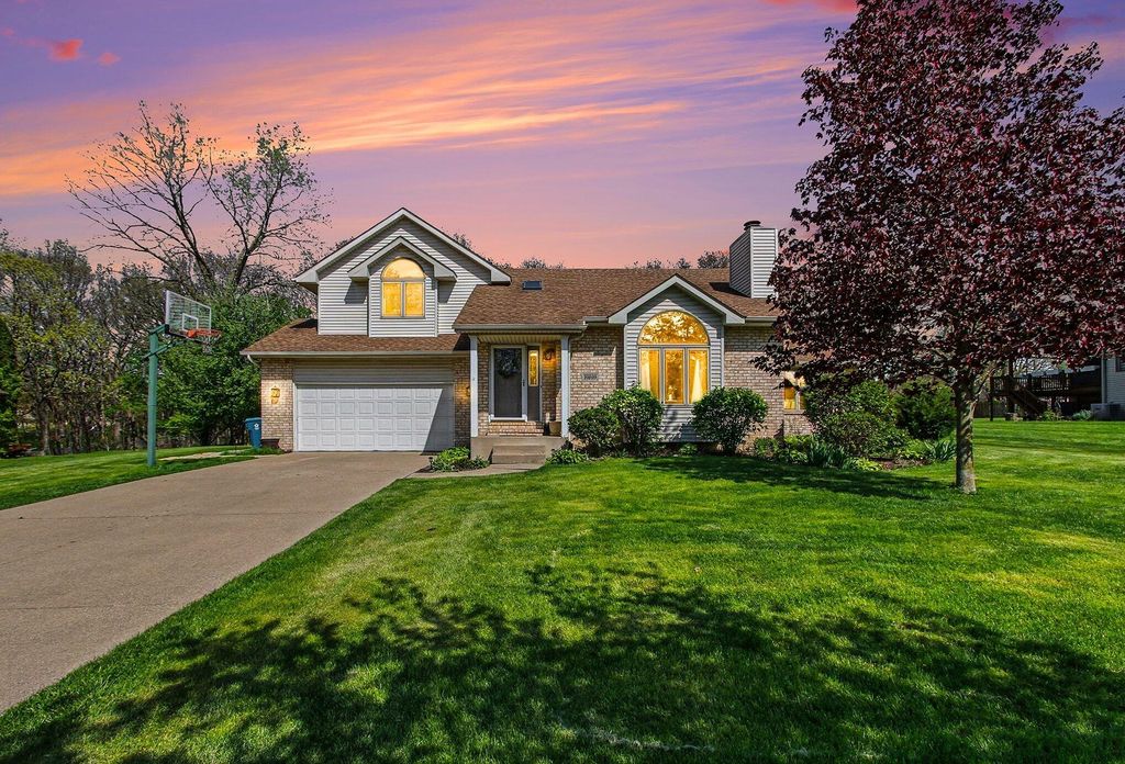 Photo of 10009 Delmar Street, Saint John, IN 46373 (MLS # 837940)