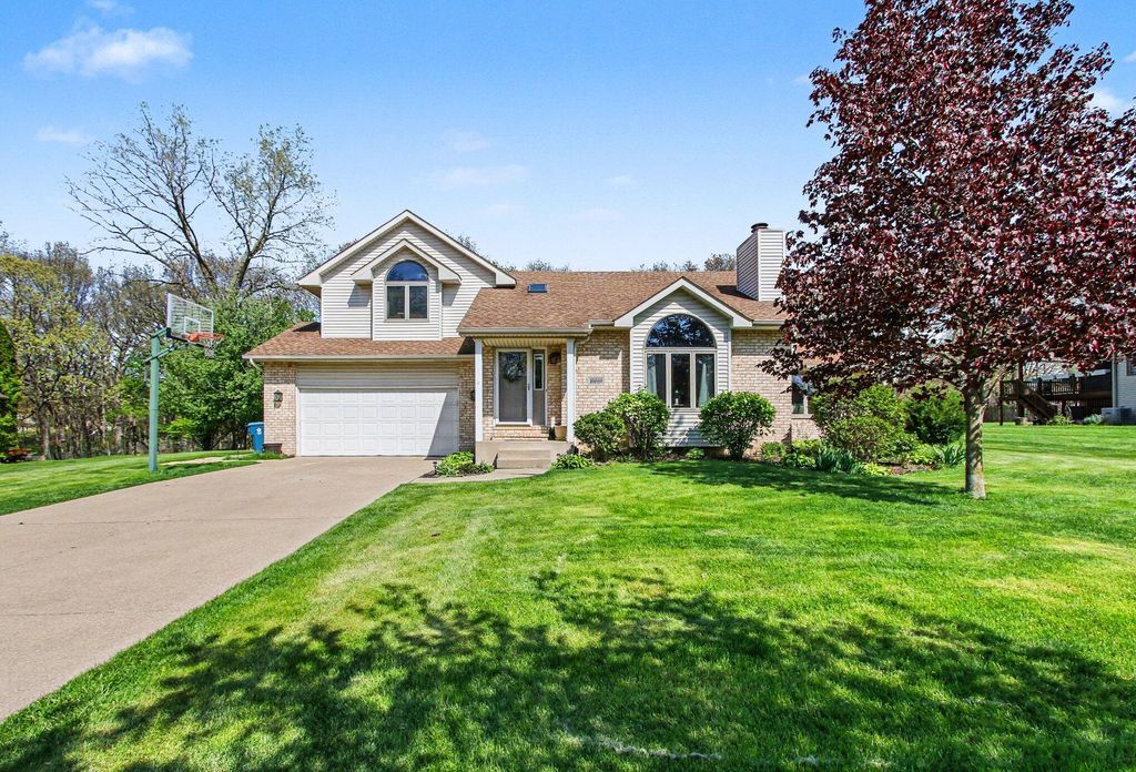 Photo of 10009 Delmar Street, Saint John, IN 46373 (MLS # 837940)
