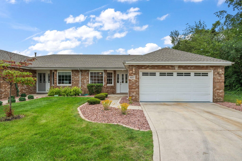 Photo of 1077 Freedom Circle S, Crown Point, IN 46307 (MLS # 844213)