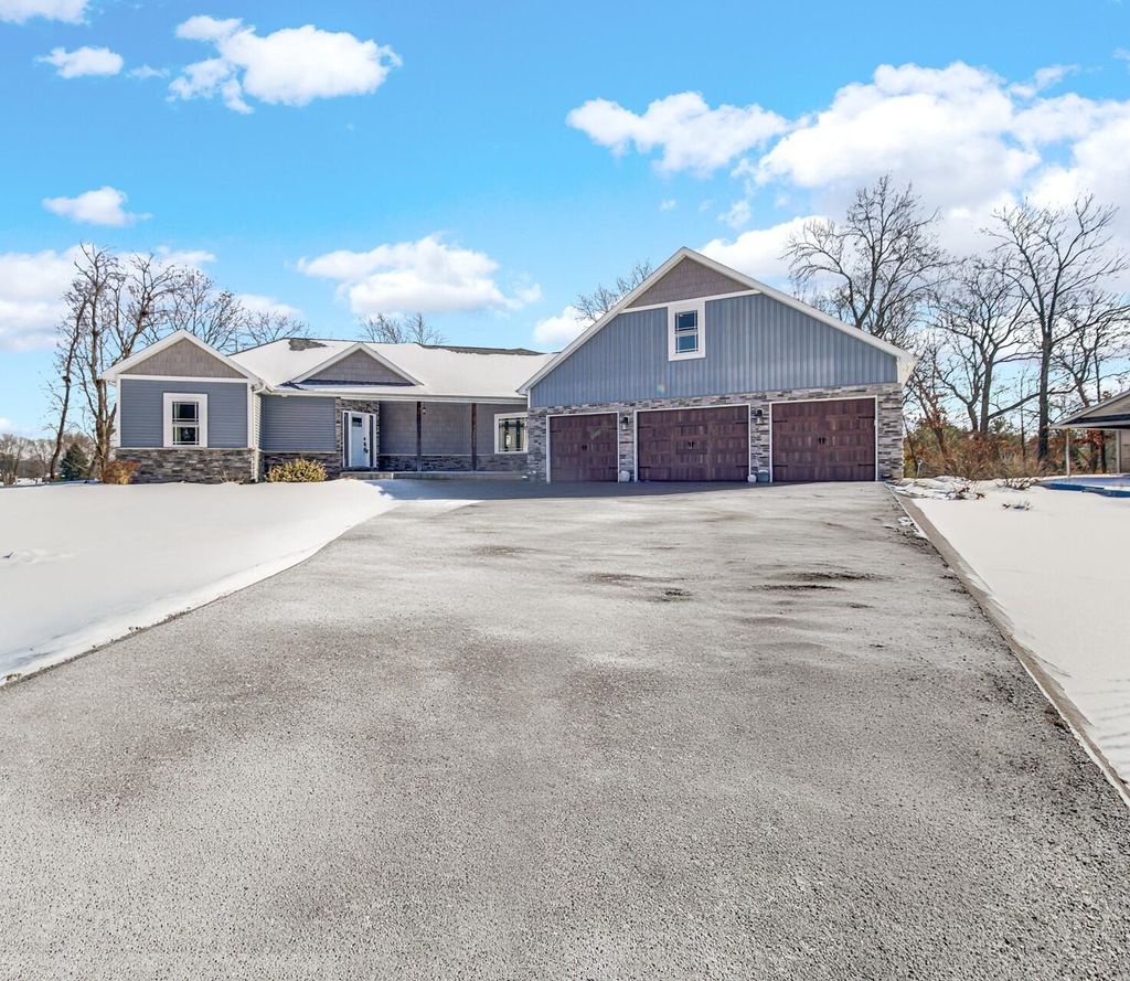 Photo of 10427 N 600 W, DeMotte, IN 46310 (MLS # 833614)