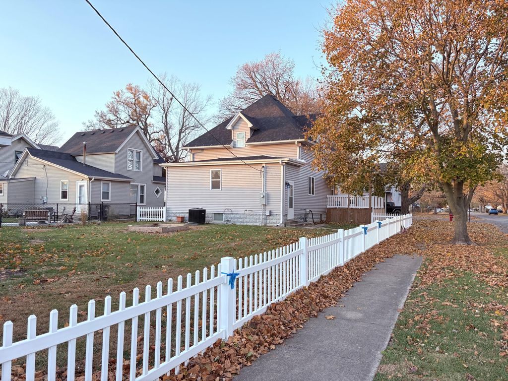 Photo of 101 W Lincoln Street #1, Kentland, IN 47951 (MLS # 830794)