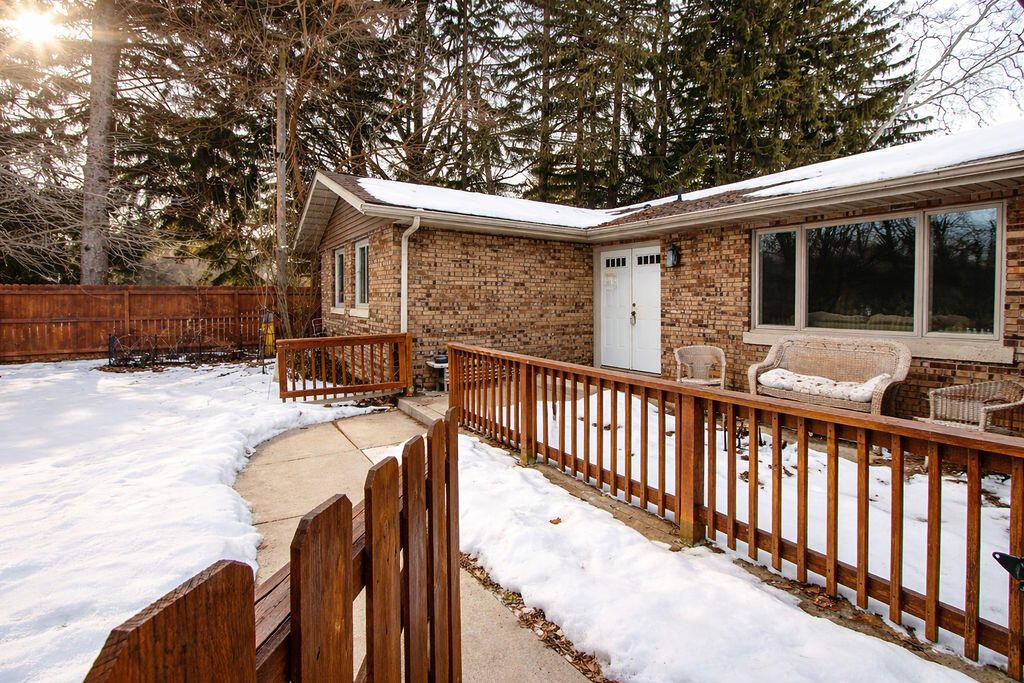 Photo of 955 W 200 N, La Porte, IN 46350 (MLS # 834053)