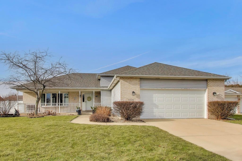 Photo of 6926 Hawk Drive, Schererville, IN 46375 (MLS # 832866)