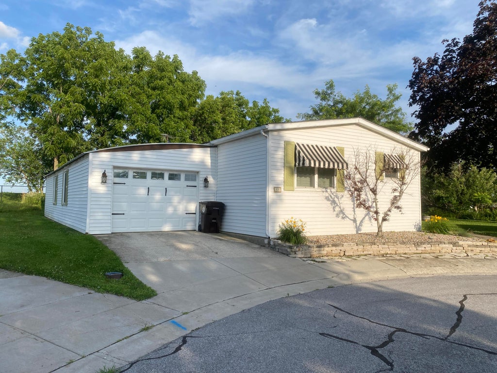 Photo of 1350 E North Street #100, Crown Point, IN 46307 (MLS # 841385)