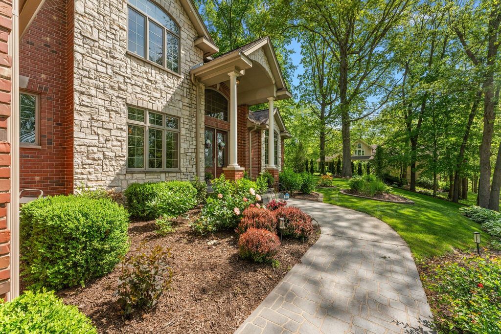 Photo of 291 Hunt Club Drive, Valparaiso, IN 46385 (MLS # 821504)