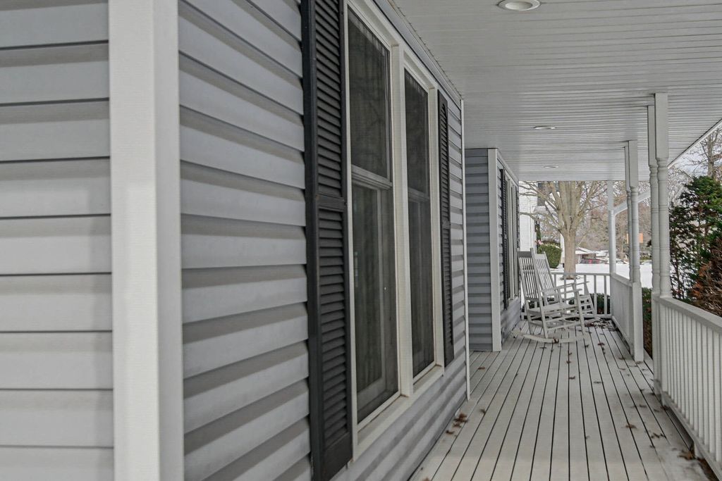 Photo of 130 Wheatridge Road, Valparaiso, IN 46385 (MLS # 832671)