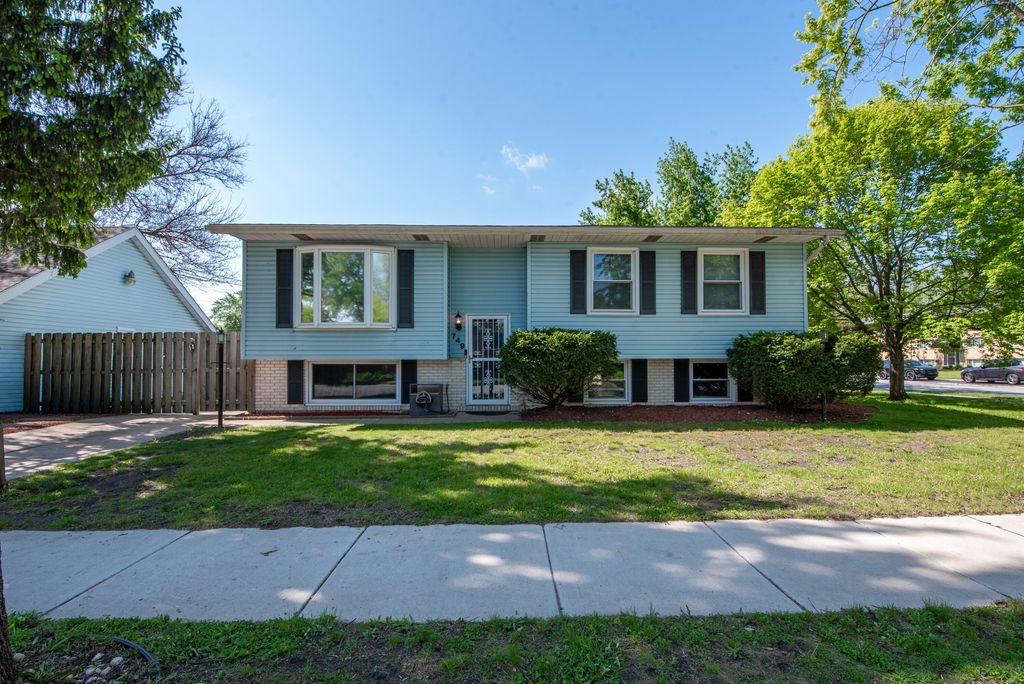 Photo of 749 N Elmer Street, Griffith, IN 46319 (MLS # 838651)