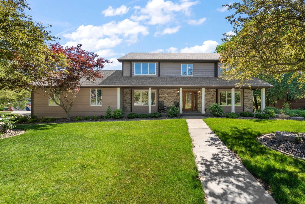 Photo of 600 Morningside Drive, Crown Point, IN 46307 (MLS # 840827)