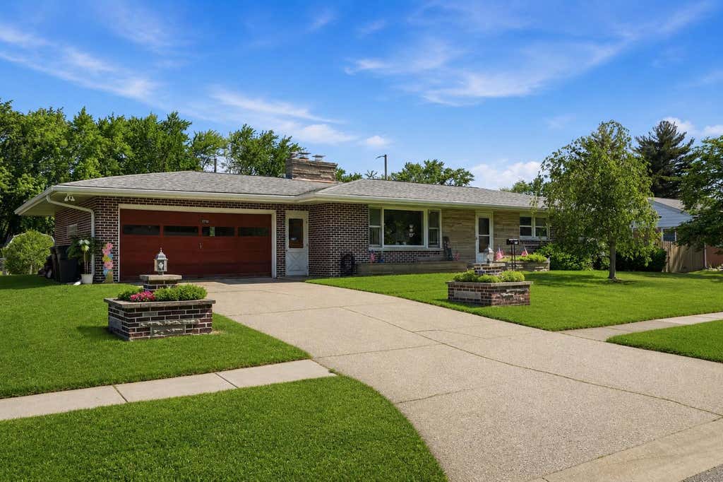 Photo of 3770 E 34th Place, Hobart, IN 46342 (MLS # 840069)