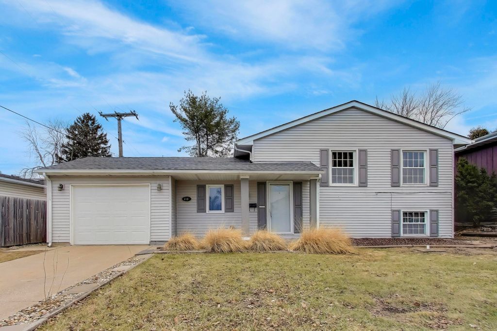 Photo of 816 E 39th Lane, Griffith, IN 46319 (MLS # 832545)