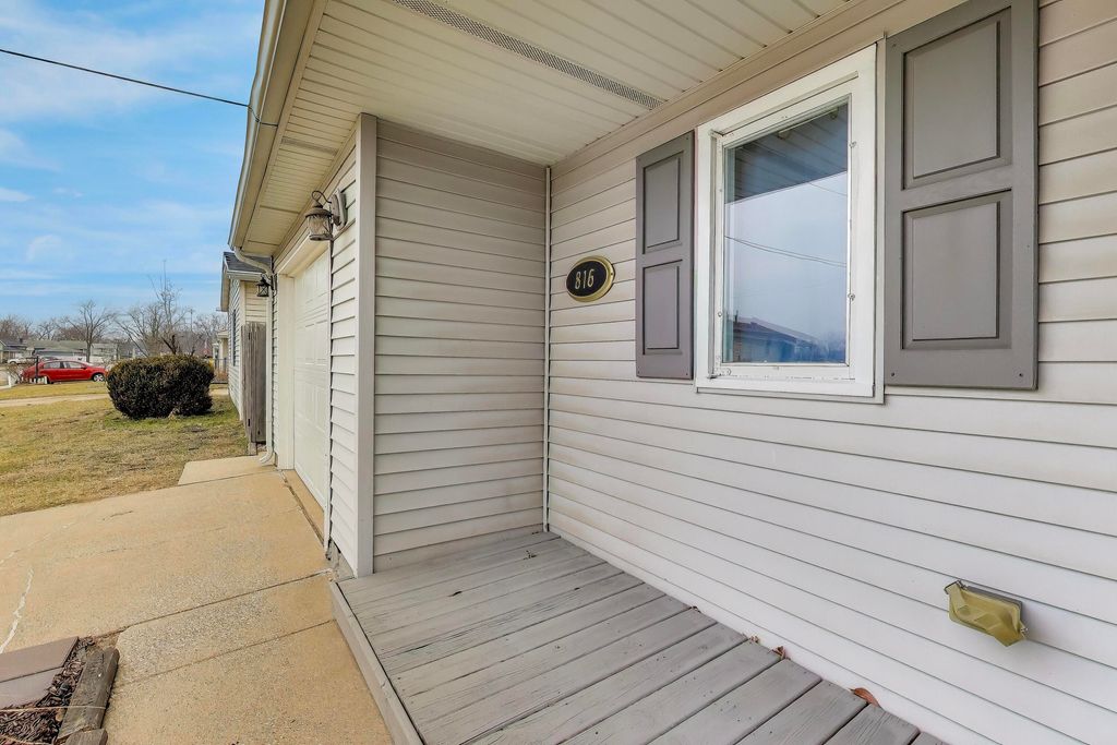 Photo of 816 E 39th Lane, Griffith, IN 46319 (MLS # 832545)