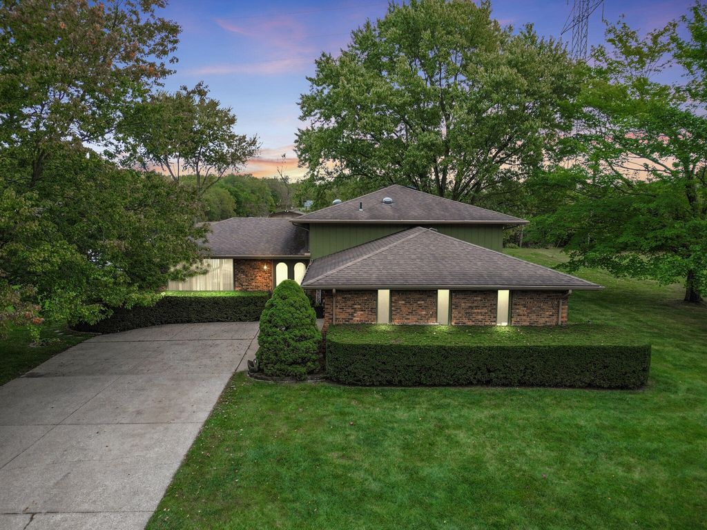 Photo of 279 W Robbie Lane, Valparaiso, IN 46385 (MLS # 836724)