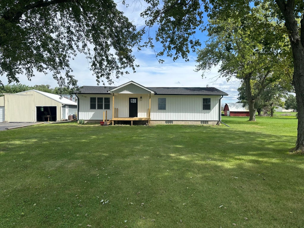 Photo of 375 N 650 W, Valparaiso, IN 46385 (MLS # 845750)