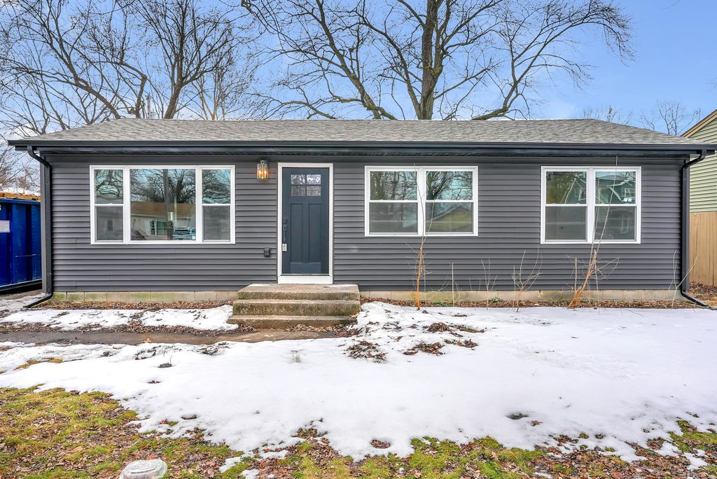 Photo of 6091 Mulberry Avenue, Portage, IN 46368 (MLS # 834188)