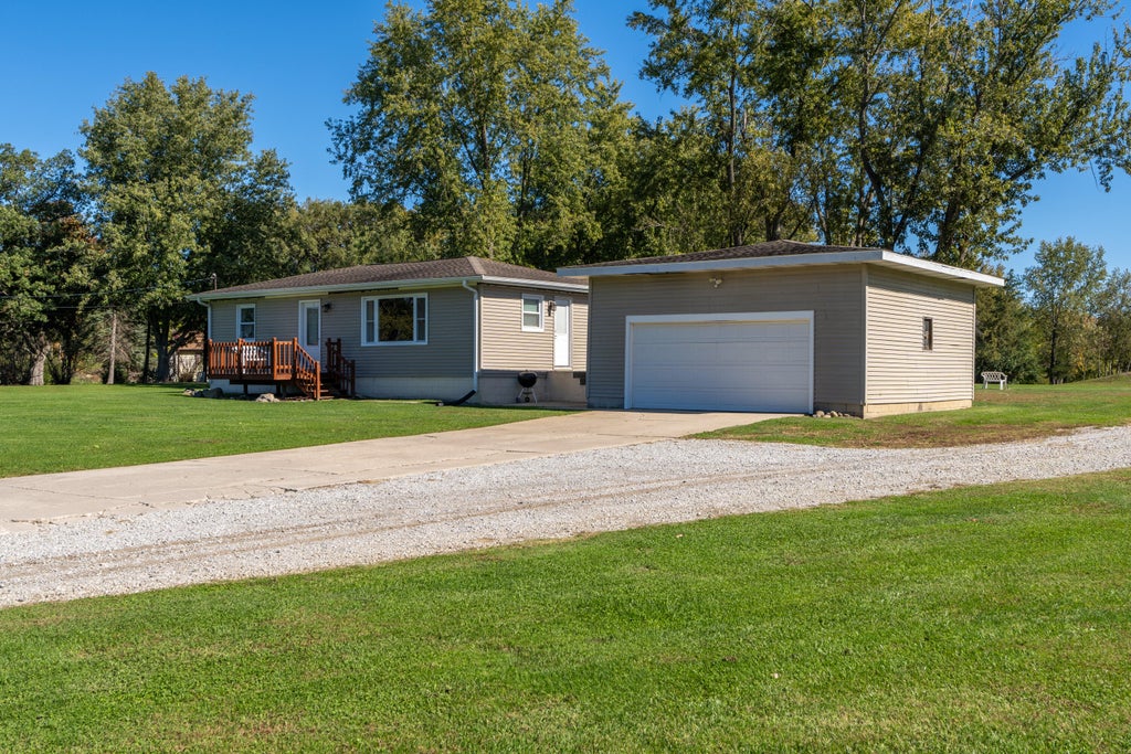 Photo of 14615 Reeder Road, Crown Point, IN 46307 (MLS # 847085)
