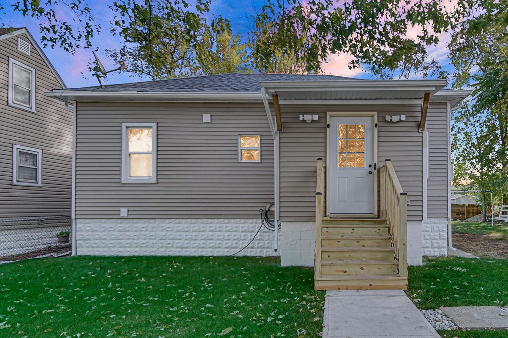 Photo of 1047 Ralston Street, Gary, IN 46406 (MLS # 830373)