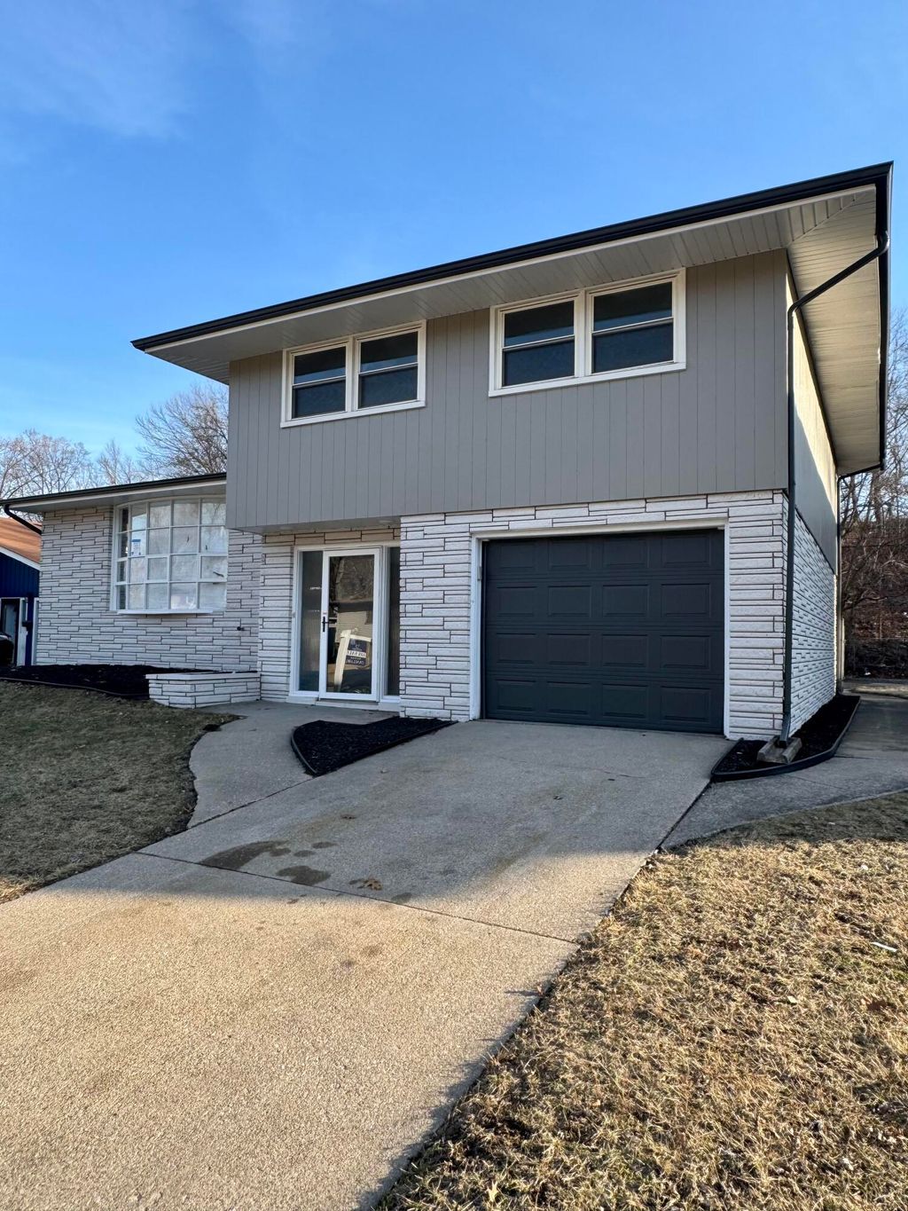 Photo of 8611 Lakewood Avenue, Gary, IN 46403 (MLS # 837243)