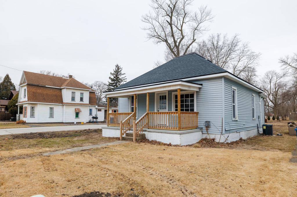 Photo of 300 E Main Street, Brook, IN 47922 (MLS # 834915)