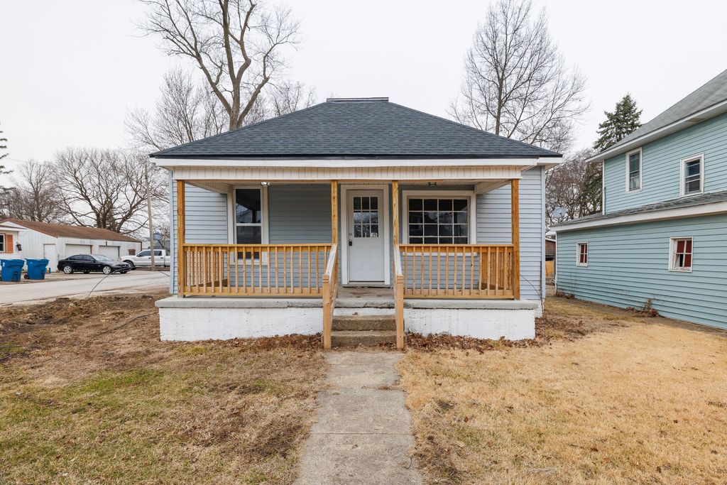Photo of 300 E Main Street, Brook, IN 47922 (MLS # 834915)