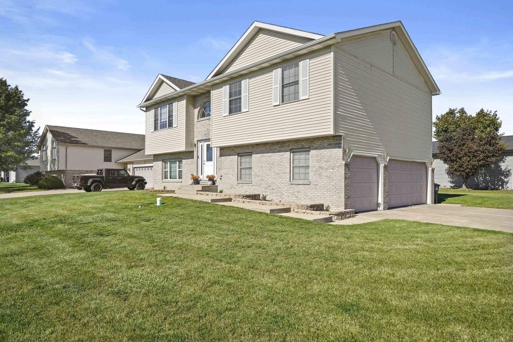 Photo of 6620 Timberwood Avenue, Portage, IN 46368 (MLS # 830131)