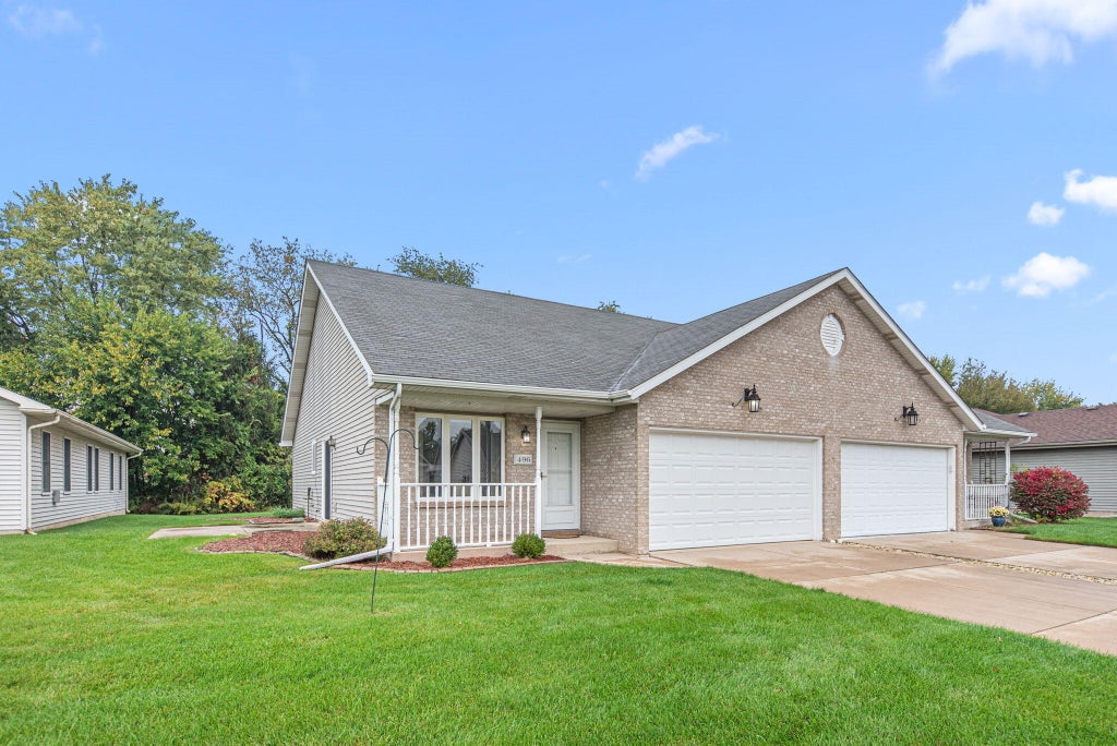 Photo of 496 Hidden Oak Drive, Hobart, IN 46342 (MLS # 846864)