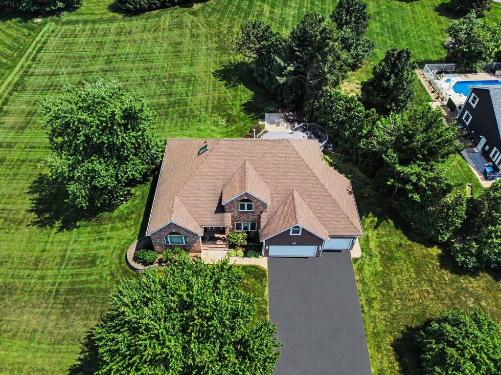 Photo of 141 Kensington Drive, Valparaiso, IN 46385 (MLS # 843256)