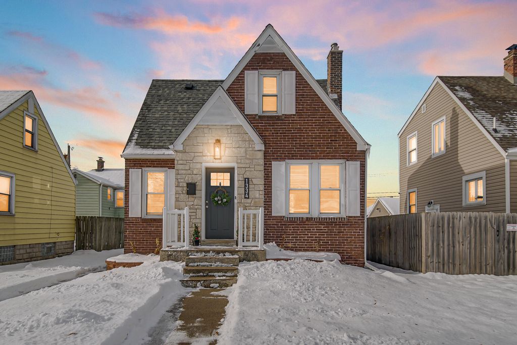 Photo of 1334 Lake Avenue, Whiting, IN 46394 (MLS # 831781)