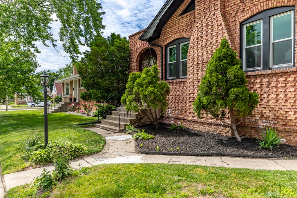 Photo of 11 169th Street, Hammond, IN 46324 (MLS # 840067)