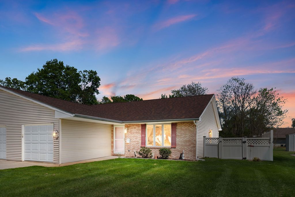 Photo of 102 Riviera Drive, Michigan City, IN 46360 (MLS # 838334)