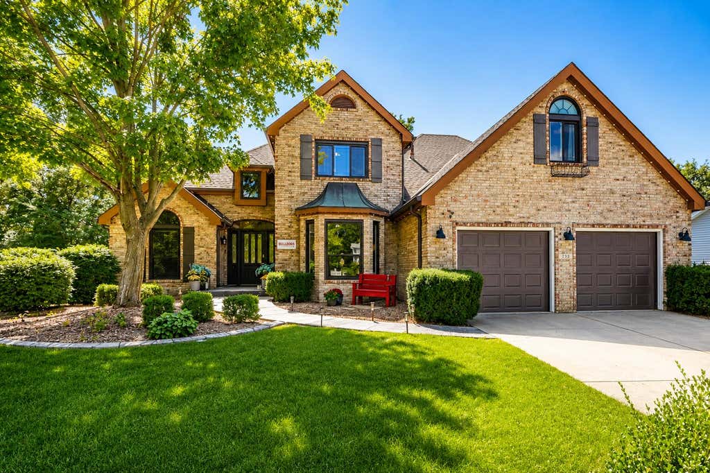 Photo of 253 Fairfield Drive, Crown Point, IN 46307 (MLS # 844197)