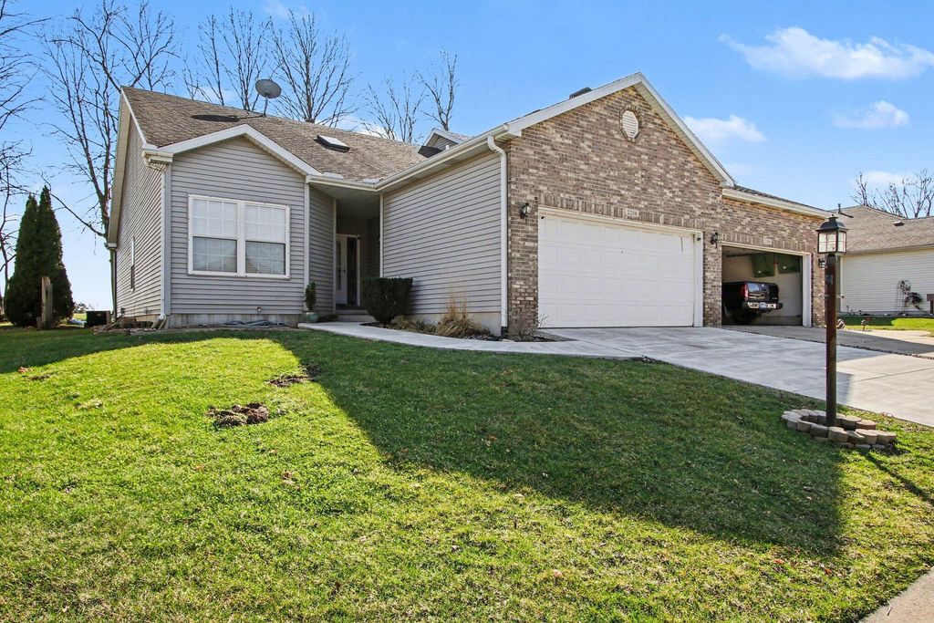 Photo of 2208 Stori Lane, Valparaiso, IN 46383 (MLS # 835388)