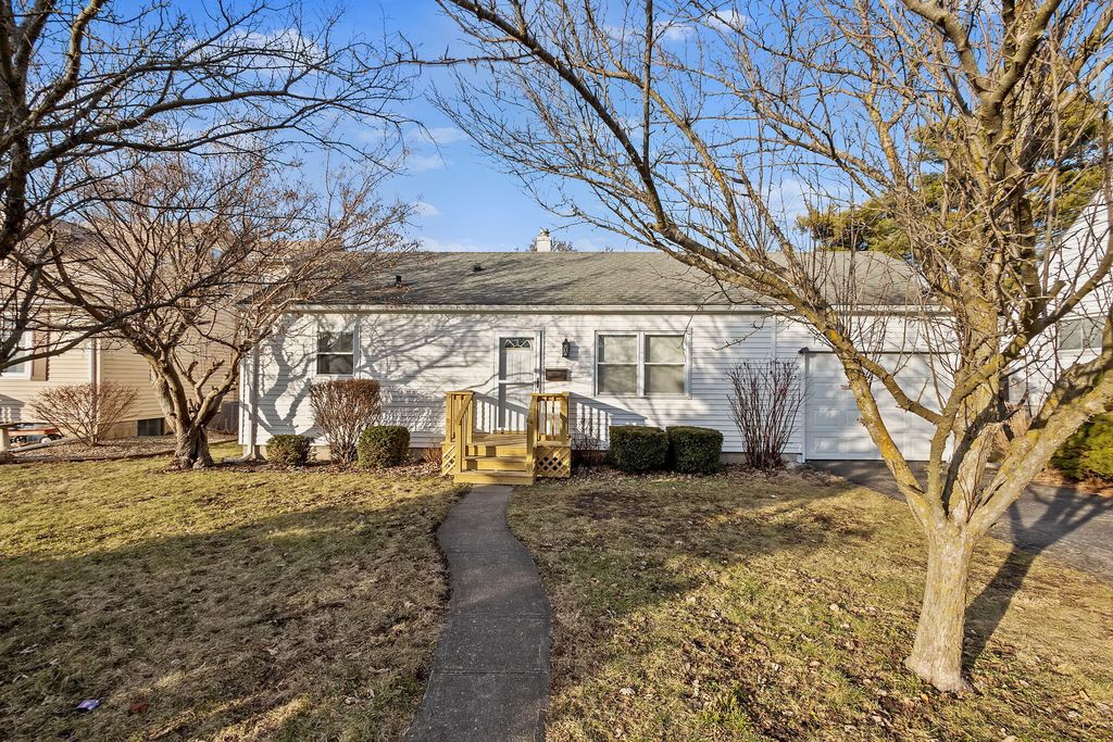 Photo of 522 W Parks Drive, Rensselaer, IN 47978 (MLS # 832505)