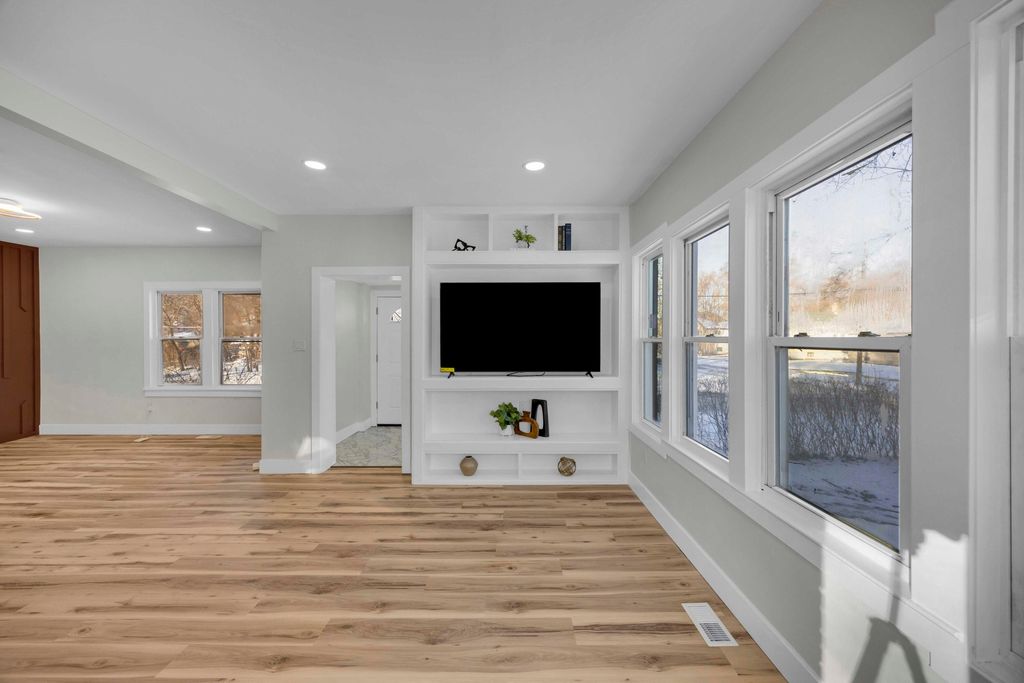 Photo of 4200 Monroe Street, Gary, IN 46408 (MLS # 832905)