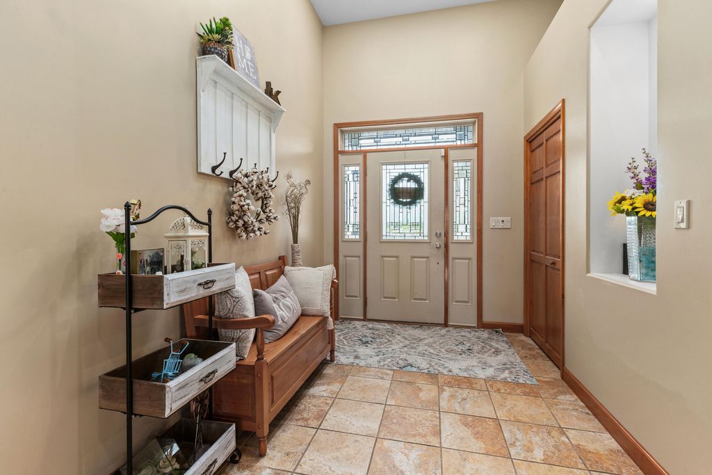 Photo of 91 S 600 W, Hebron, IN 46341 (MLS # 839190)