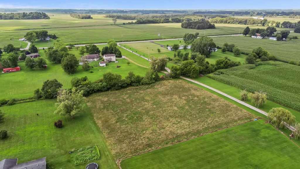 Photo of 4381 Us-231, Rensselaer, IN 47978 (MLS # 832283)