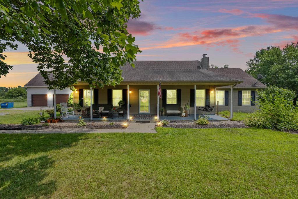 Photo of 4381 Us-231, Rensselaer, IN 47978 (MLS # 832283)